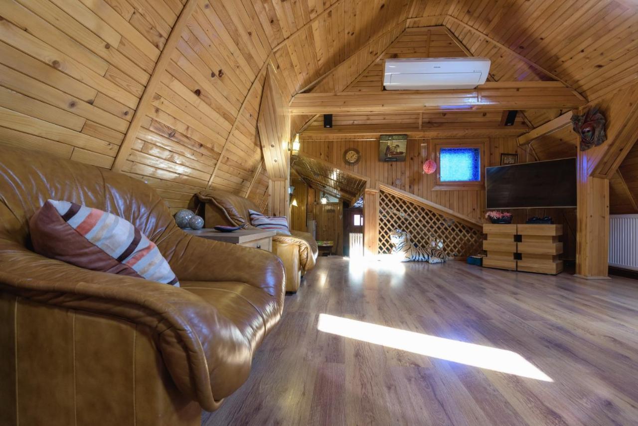 شقة Wooden Attic براشوف المظهر الخارجي الصورة