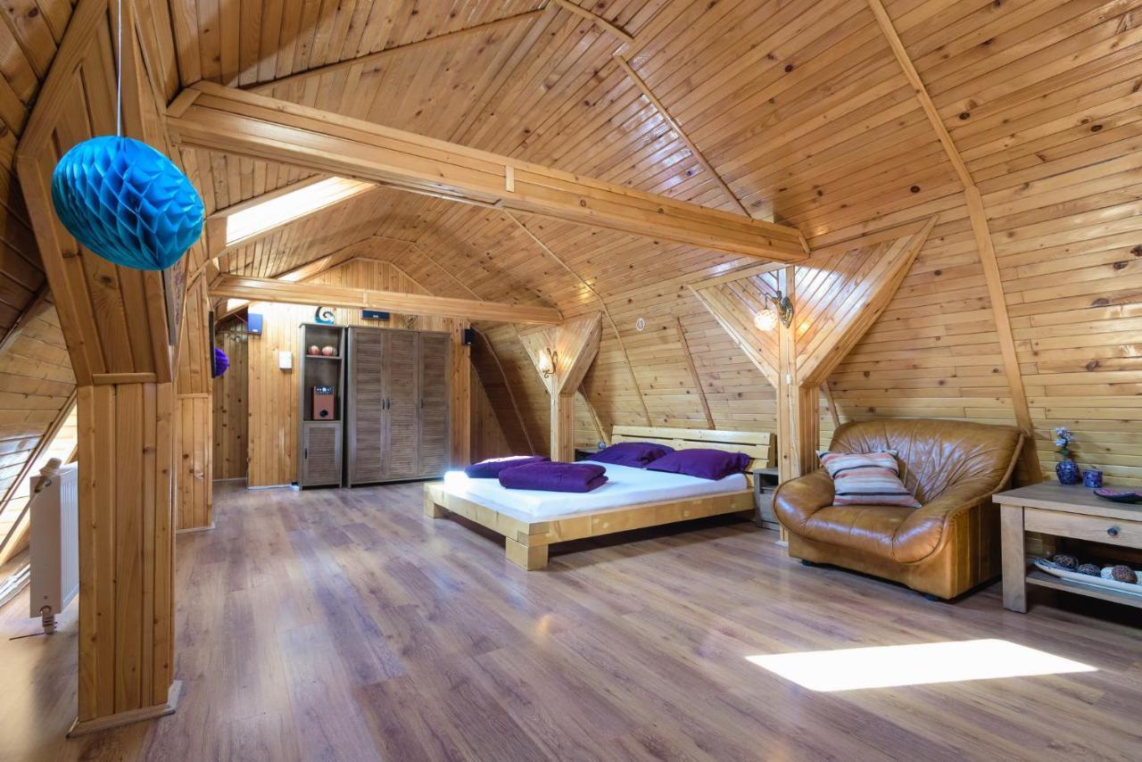 شقة Wooden Attic براشوف المظهر الخارجي الصورة
