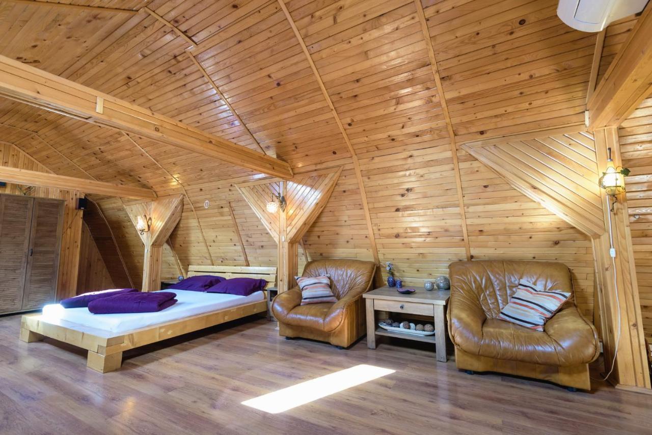 شقة Wooden Attic براشوف المظهر الخارجي الصورة